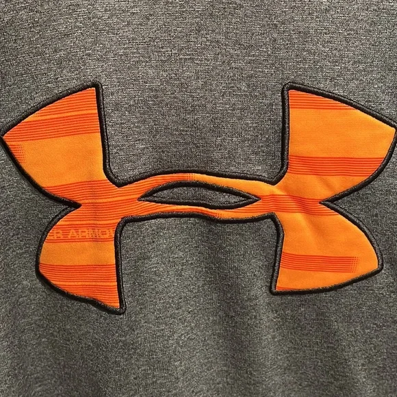 Under armor sweatshirt - Picture 2 of 6